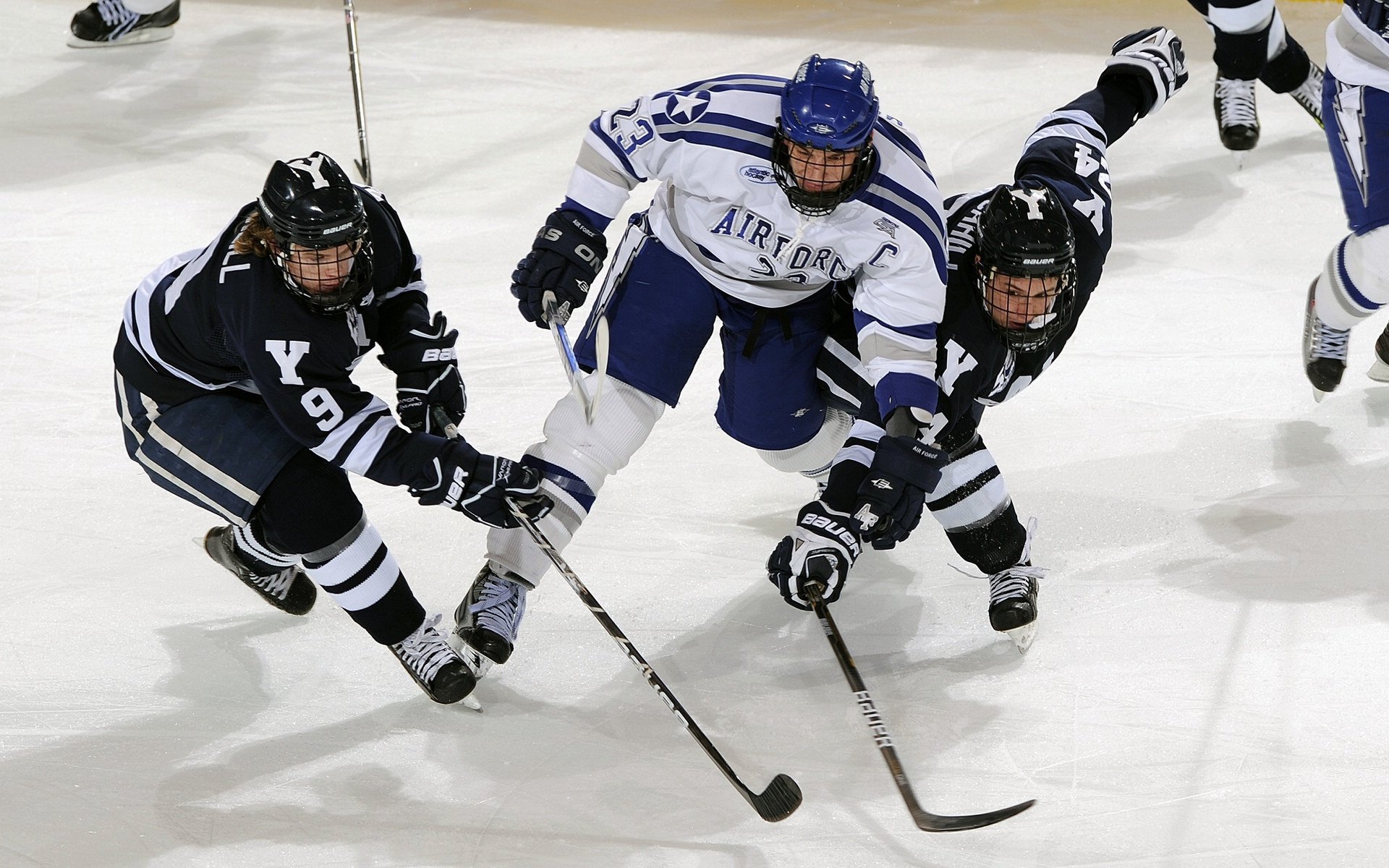 九游网游官网-体育界的亮点：国际足球赛事精彩集锦，国际重要足球赛事