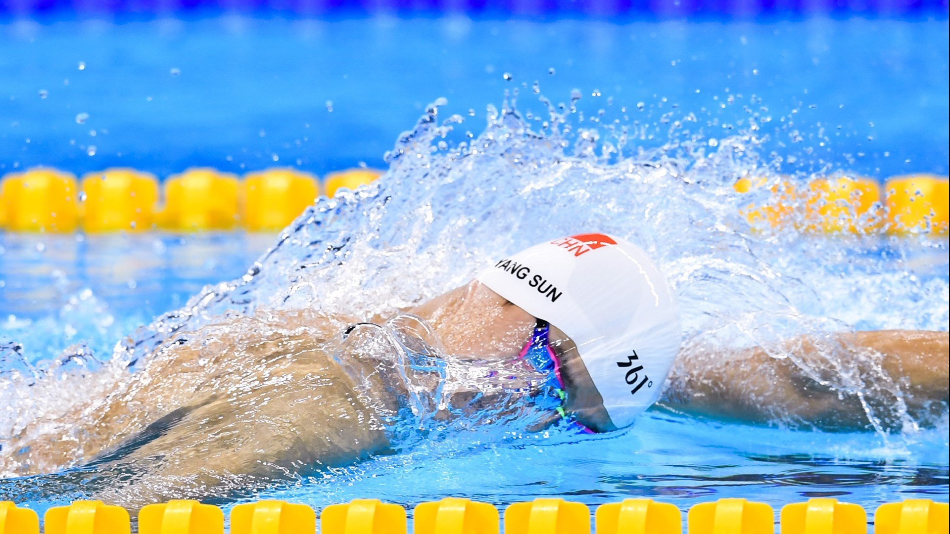 国足夺冠希望大增,冲刺国际比赛冠军,国足集体观看夺冠